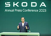 Škoda Auto Jahrespressekonferenz: Bilder und Reden auf dem Škoda Storyboard